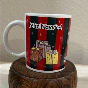 Mulberry Home Collection- Vintage Festive Mug with Gift Design/Feliz Navidad